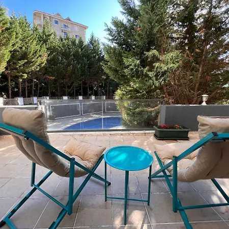 Διαμέρισμα Secure, Spacious, And Eclectic 1 To 3 Bedroom W Pool, Garden, Private Parking, Tennis Basketball Football Courts And Concierge Close To Istinye Park, Turkish Tennis Federation, And Acibadem Maslak