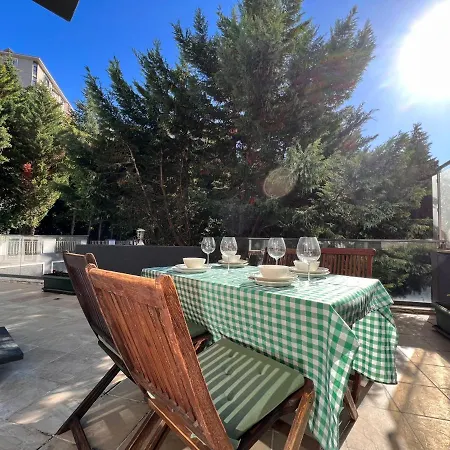 Διαμέρισμα Secure, Spacious, And Eclectic 1 To 3 Bedroom W Pool, Garden, Private Parking, Tennis Basketball Football Courts And Concierge Close To Istinye Park, Turkish Tennis Federation, And Acibadem Maslak *