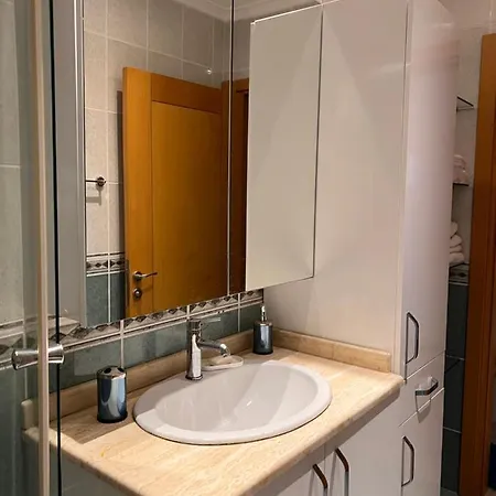 Διαμέρισμα Secure, Spacious, And Eclectic 1 To 3 Bedroom W Pool, Garden, Private Parking, Tennis Basketball Football Courts And Concierge Close To Istinye Park, Turkish Tennis Federation, And Acibadem Maslak
