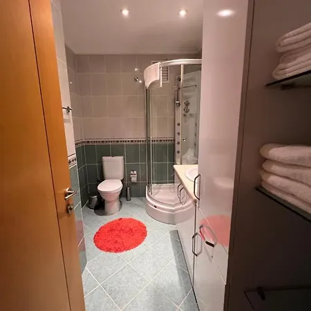 Διαμέρισμα Secure, Spacious, And Eclectic 1 To 3 Bedroom W Pool, Garden, Private Parking, Tennis Basketball Football Courts And Concierge Close To Istinye Park, Turkish Tennis Federation, And Acibadem Maslak Κωνσταντινούπολη