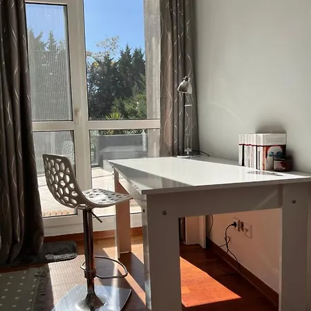 Secure, Spacious, And Eclectic 1 To 3 Bedroom W Pool, Garden, Private Parking, Tennis Basketball Football Courts And Concierge Close To Istinye Park, Turkish Tennis Federation, And Acibadem Maslak * Κωνσταντινούπολη