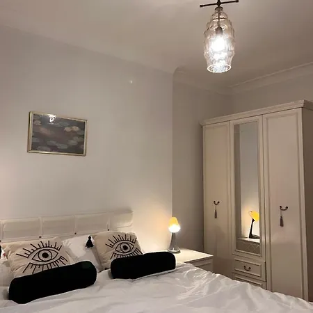 Secure, Spacious, And Eclectic 1 To 3 Bedroom W Pool, Garden, Private Parking, Tennis Basketball Football Courts And Concierge Close To Istinye Park, Turkish Tennis Federation, And Acibadem Maslak Διαμέρισμα *