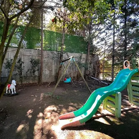 Secure, Spacious, And Eclectic 1 To 3 Bedroom W Pool, Garden, Private Parking, Tennis Basketball Football Courts And Concierge Close To Istinye Park, Turkish Tennis Federation, And Acibadem Maslak Κωνσταντινούπολη