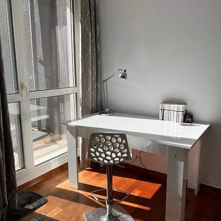 Secure, Spacious, And Eclectic 1 To 3 Bedroom W Pool, Garden, Private Parking, Tennis Basketball Football Courts And Concierge Close To Istinye Park, Turkish Tennis Federation, And Acibadem Maslak Διαμέρισμα